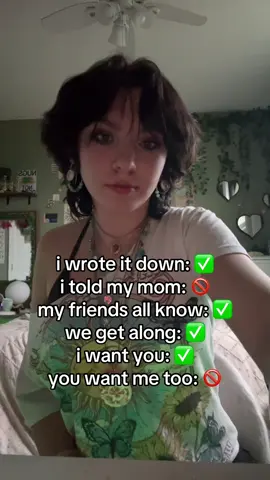 mom can’t know i like girls‼️😐#09 #trending #fyp #foryou ##wlw 