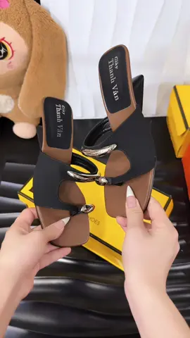 Dép cao gót xinh nha, chất đẹp lắm mang êm chân #depnu #depcaogot #caogot #caogotnu 