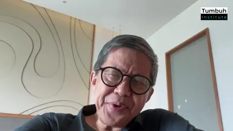 Affan Kurniawan, sahabat kita semua menjadi pengingat bahwa demokrasi bukan sekadar hak, tapi juga tanggung jawab. Negeri ini hanya bisa maju bila rakyat merasa aman, aparat berempati, dan elit merendahkan ego. Mari kita selamatkan demokrasi, dengan cara damai, dialog, dan persahabatan. #RockyGerung #TumbuhInstitute #Demokrasi #AffanKurniawan #Indonesia     