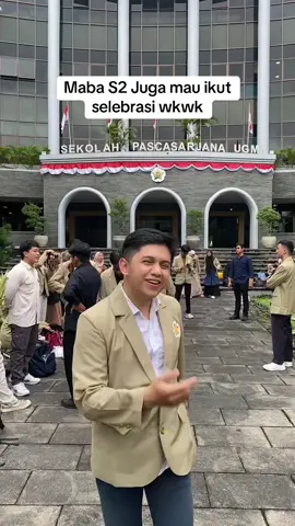 Karena S1 ngga di yujiem, jadi selebrasinya pas S2 ygy wkwk #ugm #universitasgadjahmada #mahasiswa 