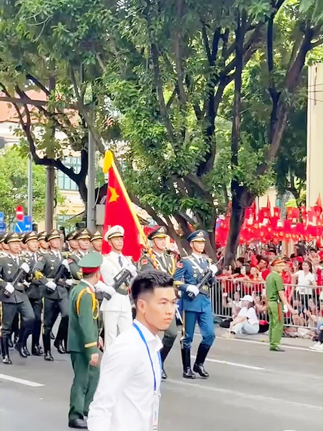 The Chinese honor guard has arrived in Hanoi, Vietnam. Participate in the military parade celebrating the 80th anniversary of the founding of the People's Republic of China in Hanoi. #A80#Vietnam#vn#military #parade#soldier #top #hot #ViệtNam #Việt #Nam#80th #Nga #pla #cn #china
