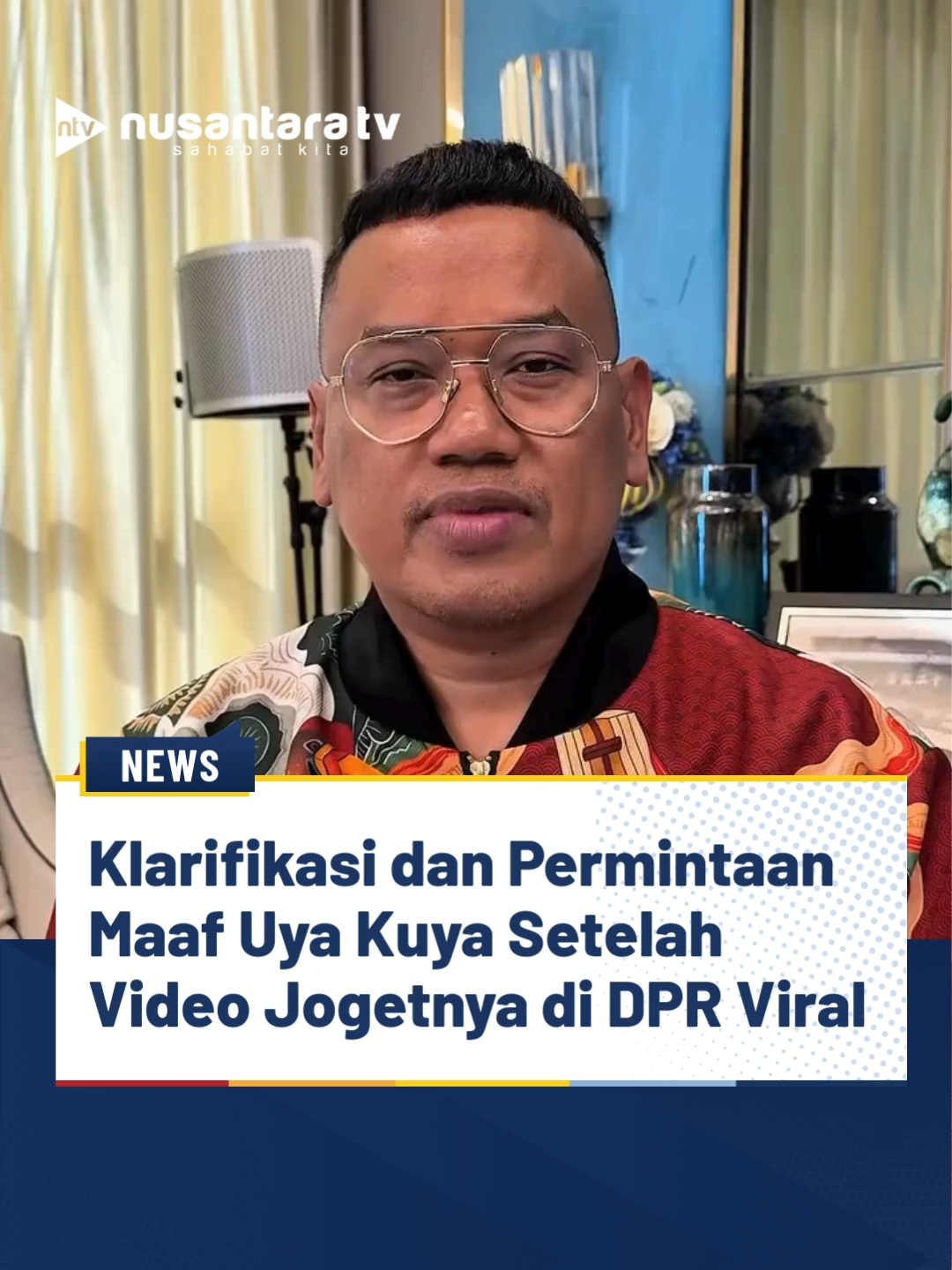 Beberapa waktu lalu, publik dihebohkan dengan beredarnya video Uya Kuya yang terlihat berjoget di ruang sidang DPR usai pidato tahunan Presiden RI, Prabowo Subianto. Aksi tersebut sempat menjadi bahan perbincangan di media sosial dan dikaitkan dengan berbagai isu sensitif. Uya Kuya menjelaskan momen itu terjadi setelah pidato kenegaraan Presiden Prabowo, saat panitia menghadirkan hiburan musik usai acara resmi ditutup. Namun beberapa hari setelah acara, video tersebut viral dan menjadi bahan pemberitaan yang dianggap memelintir konteks kejadian. Uya merasa hal ini sangat disayangkan. Sebagai bentuk tanggung jawab moral, Uya menyampaikan permintaan maaf jika aksinya dianggap menyinggung pihak tertentu. (tin) #UyaKuya #DPR #PidatoPresiden #HiburanMusik #Viral #Klarifikasi #MediaSosial #ignews #nusantaratv #nusantaratvsahabatkita