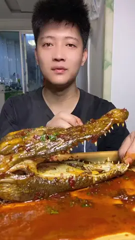 makan kepala buaya 😲#mukbang #mukbangvideo #makan #bikinngiler #fyp #asmrsounds 