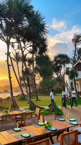 හැන්දෑවක 🧡 #beach #beachhotels #srilanka #southbeach #fyp #viral #1millionaudition #trending #visitsrilanka #ceylon #sl #lanka ##evening #mirissa #galle #ahangama #weligama 