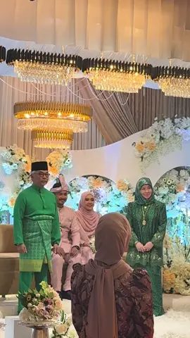 🌹 Menjunjung Kasih🌹   Kebawah Duli Paduka Baginda Sultan Pahang   dan   Kebawah Duli Paduka Baginda Tengku Ampuan Pahang   ke atas keberangkatan ke Majlis Perkahwinan  di   *CMi Platinum Hall, Tingkat 2  Berjaya Megamall, Kuantan* 💍✨   🏛️ Sekalung penghargaan daripada seluruh   pihak pengurusan *CMi Hall & Event Space*