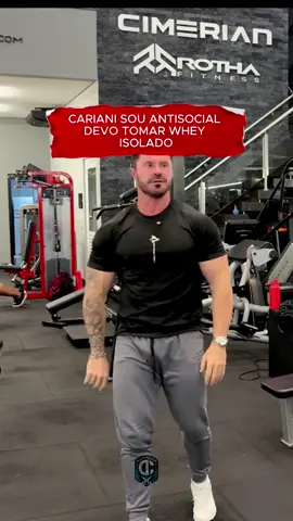 CARIANI SOU ANTISOCIAL DEVO TOMAR WHEY ISOLADO #obalestrin #juliobalestrin #renatocariani #balestrin #cariani