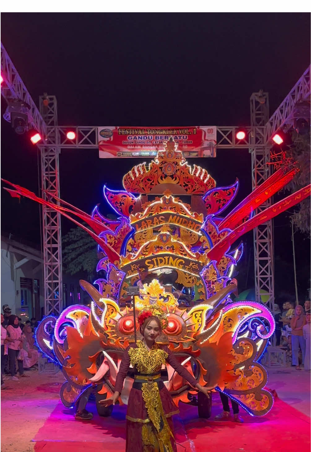 Opening start perform di Festival tongklek Gandu Latsari Bancar Tuban 28 agustus 2025.✨❤️🧡💛 Thx for all support  Penari : @DianaMartha🎀  Make up : @pl Pitaloka  #larasmudho #tongklektuban #tongkleklarasmudho #festivaltongklektuban #fyppppppppppppppppppppppp 