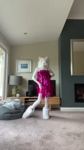 AHHHHH HER ALBUM IS SO GOODDD love this dance break😏💗🐭🫰🏼#sabrinacarpenter what’s your fav!!?? #mansbestfriend #newalbum #dancebreak @Team Sabrina @Sabrina Carpenter #RATTITUDE 