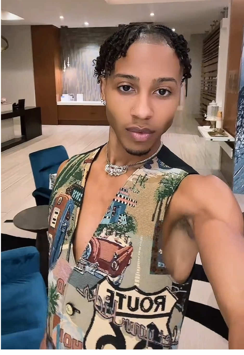 Such a Gentleman. #fypシ゚viral #explorepage #midnighttiktok #flomix #dresstoimpress 