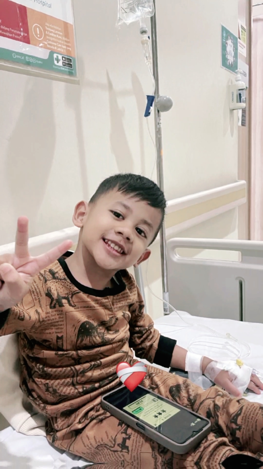 get well ya ponakan ku ganteng bentar lg udah mau punya ade🥰🥰