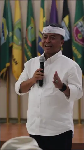 *ALUMNI PKN TK. II ANGKATAN IV SIAP MENJADI PEMIMPIN PERUBAHAN* Deputi Bidang Peningkatan Kualitas Kebijakan Administrasi Negara  LAN RI Agus Sudrajat melepas PKN Tk. II Angkatan IV Provinsi Jawa Barat.  