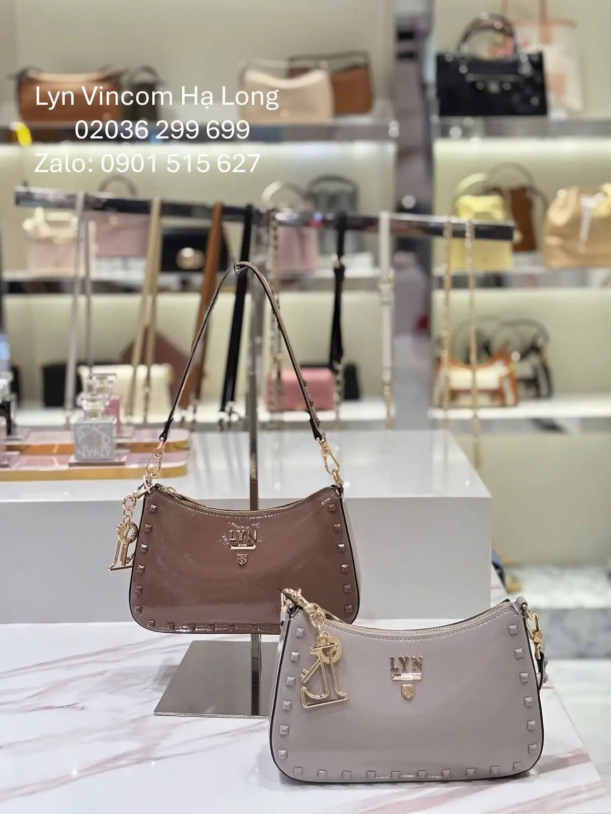 🔥 CẬP NHẬT PHIÊN BẢN MÀU MỚI SIÊU HOT CỦA EM TÚI BEST SELLER TRICIA ROCKY NHÀ LYN Ạ ❤️ 👉 Tricia Rocky Shoulder Bag - Cameo - Grey  🇻🇳 MỪNG LỄ QUỐC KHÁNH – GIẢM 20% TẤT CẢ SẢN PHẨM. Đại lễ thêm rộn ràng cùng ưu đãi 20% tất cả sản phẩm tại LYN VINCOM HẠ LONG  ✨ 🗓️ Thời gian: 28/8 – 3/9/2025  Mọi chi tiết xin vui lòng inbox trực tiếp để được nhân viên tư vấn thêm.  🎈Địa chỉ : tầng 1 L1-15 -TTTM Vincom Plaza Hạ Long 🕐 Open: 9:00 - 22:00   Zalo: 090,1515,627  Hotline : 0️⃣2️⃣0️⃣3️⃣, 6️⃣2️⃣9️⃣9️⃣,6️⃣9️⃣9️⃣ 🔖 𝐓𝐡𝐚𝐧𝐤𝐬 𝐟𝐨𝐫 𝐜𝐡𝐨𝐨𝐬𝐢𝐧𝐠 𝐮𝐬 ❤︎ #Lyn #VincomPlazaHaLong #Vcreator