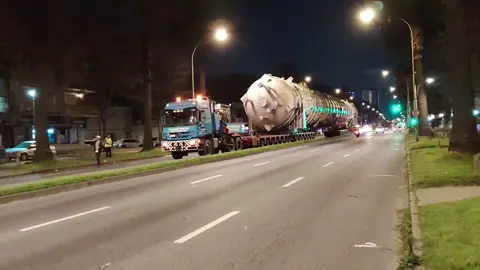 Cuantas toneladas irán ahí? 🤔 #muertevideo #patodoelmundo🌍  #viraltiktok #argentina 