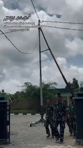 Pelaksanaan Sholat Jum'at YONIF TP 815/WGT MA SENGGI #fyppppppppppppppppppppppp  #tniindonesia🇮🇩 