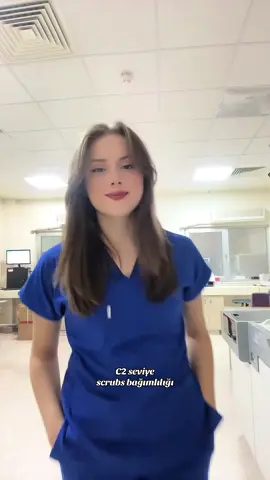 Scrubs kırmızı çizgimiz🥼 #laborant #laboratuvarteknikeri #sağlıkçı #scrubs #hastane 