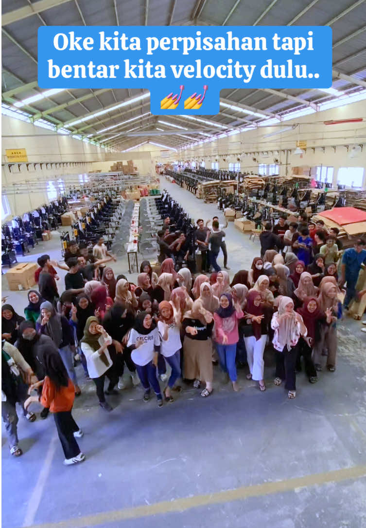 Dipertemukan “sebelumnya kerja mana?” dipisahkan dengan “gpp ya, nanti dapet pabrik yang jauh lebih baik lagi” semangat guysss #pabrik #jepara #pabrikmayong #mayong #pabrikjepara 