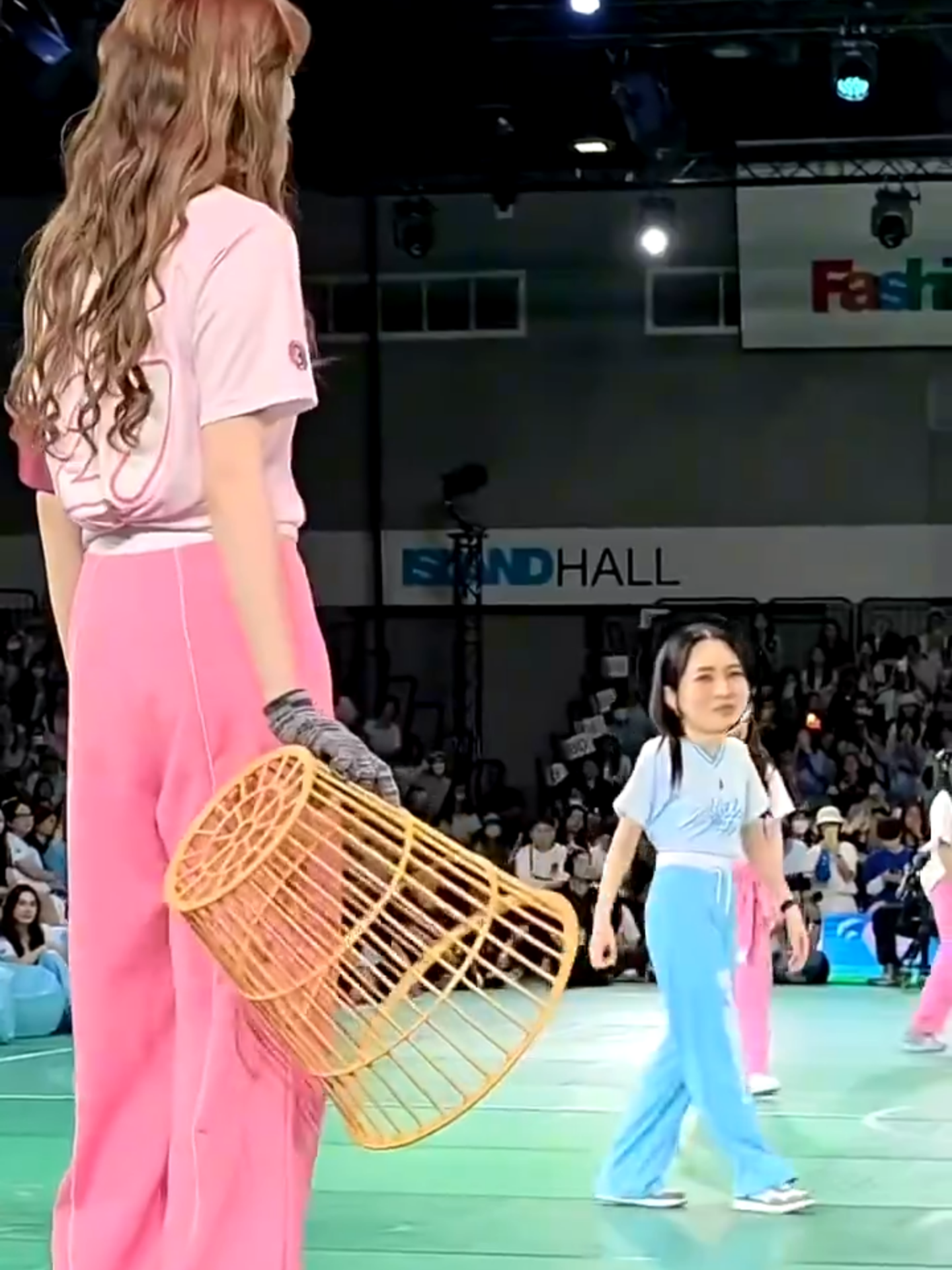 Đề nghị cả hai tập trung vào trận đấu kab~  #lingorm #หลิงออม #linglingkwong #หลิงหลิงคอง #ormkornnaphat #ออมกรณ์นภัส