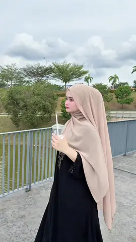 masyaAllah material best cantik flowwy🥹💘 #shawlviral #shawl #hijabstyle #fyp 