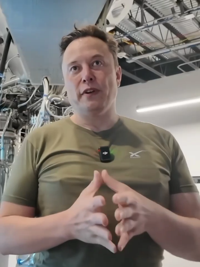 Elon Musk NOW in Action 😈 💥 ☠️ #spaceflight #spacefans #starship #starbase #edit 