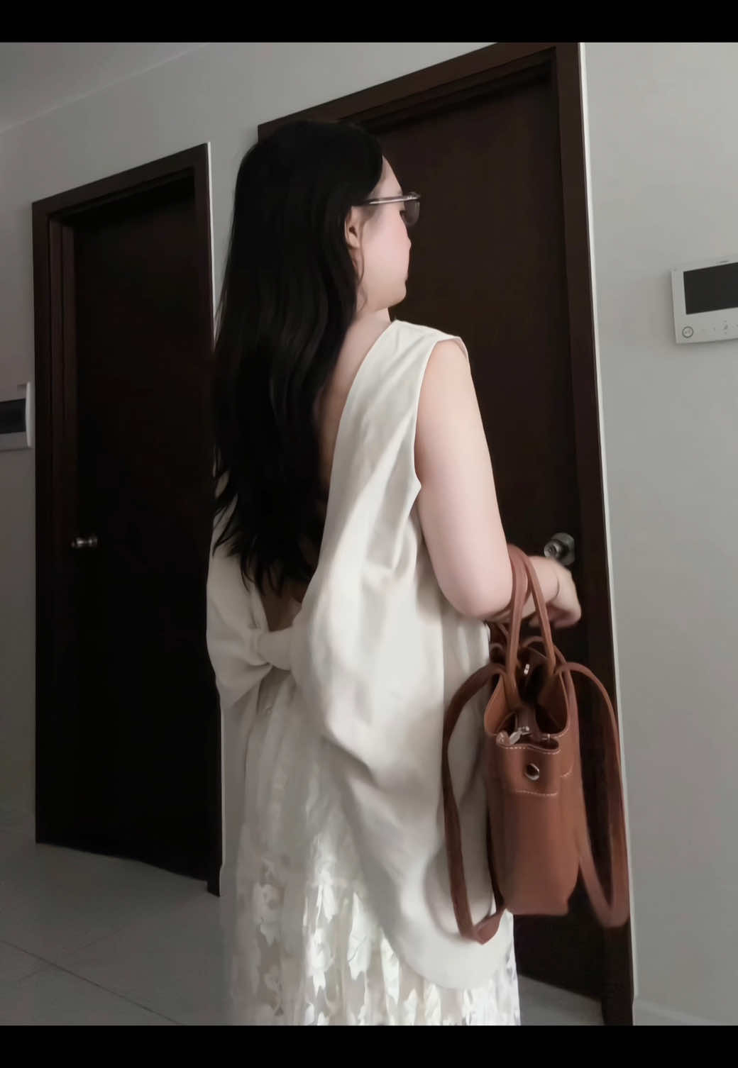 Dạo này thích mang túi xách to vì quá xinh 🫶🏻👜 #goccuamainhi #fypシ゚viral #mainhireview #tuixach #unbox 