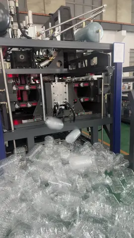 Five-liter four-cavity high-speed variable-pitch fully automatic bottle blowing machine#PET #machine #blowing #bottle 