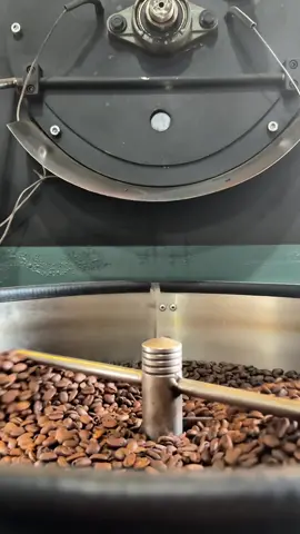 Crank the sound! 🎧 Coffee Roasting ASMR 🔥☕️ #coffestroastery #kopimedan #kopimedan #coffee #fyp 