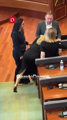 Blerta Deliu shkon te LDK-ja, bisedon veçmas me Hykmete Bajramin