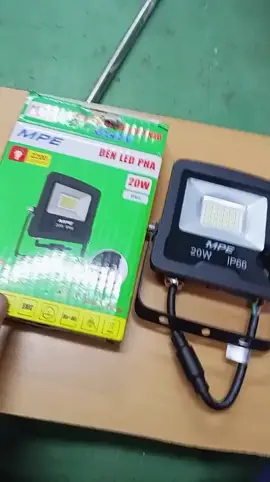 đèn led pha thiết bị chiếu sáng bền bỉ ,độ bền cao thiết kế chống bụi chống nước .lắp đặt dễ dàng ,dễ bảo trì#Haian #xuhuong #tiktokviral #vuicungtiktok #thietbichieusang 