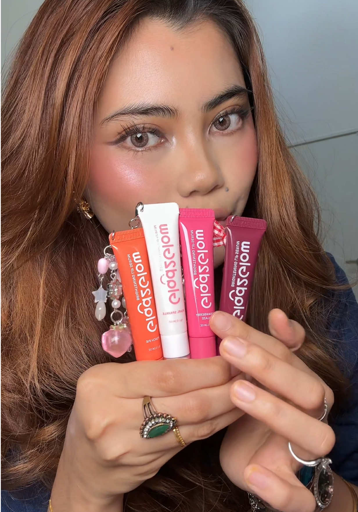 Swatches on @Glad2Glow.my lip serum charm 💗💖  shades: - pearl sparkles ✨  - strawberry glaze 🍓  - berry soda 🫐  - peach pie 🍑  #lipstick #lipgloss #lipserum #lipserumviral #fyp #fyppppppppppppppppppppppp #tiktok #makeuptutorial #makeup #lipswatches #fyppp #lipsticks #lipserumg2g #g2gmy 