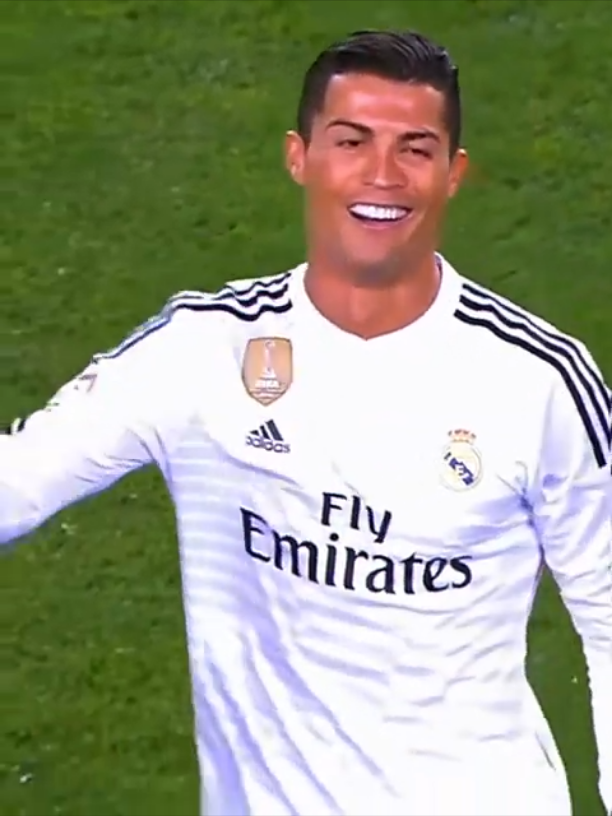 Even the 🐐 has his funny moments 😂⚽ Who remembers this CR7 scene? 👇 #CristianoRonaldo #foryou  #FunnyFootball #FootballComedy #socceredit 