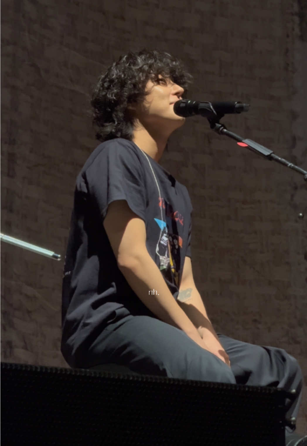 they sing trauma live for the first time #therose #더로즈 #onceuponawrld #onceuponawrldseoul 