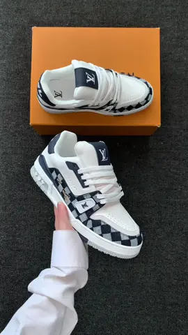 #sneakers #sneakerhead #menfashion #fashiontiktok #streetwear 