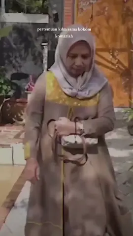 cinta kdm masa2 sma yg terabaikan sama kokom komariah terpisah35 thn kini bertemu kembali