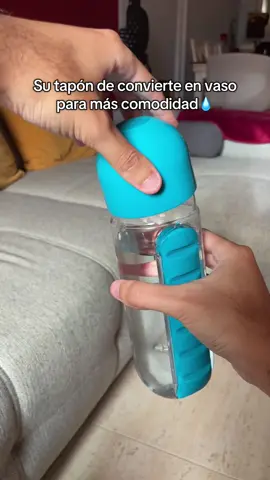 ¿Alguna vez has olvidado tus pastillas o vitaminas? 💊💧 Esta botella las lleva siempre contigo y además incluye un vaso en el tapón 🥤. Perfecta para el gym, el trabajo o de viaje. #botella#salud#medicación#españa  . . . La botella que combina agua y medicación en un solo lugar. Perfecta para quienes toman pastillas, vitaminas o suplementos y no quieren olvidarlos nunca 💊💧