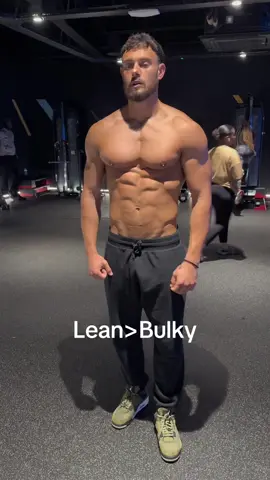 What is better? #GymTok #lean #shredded #gym #fyp 