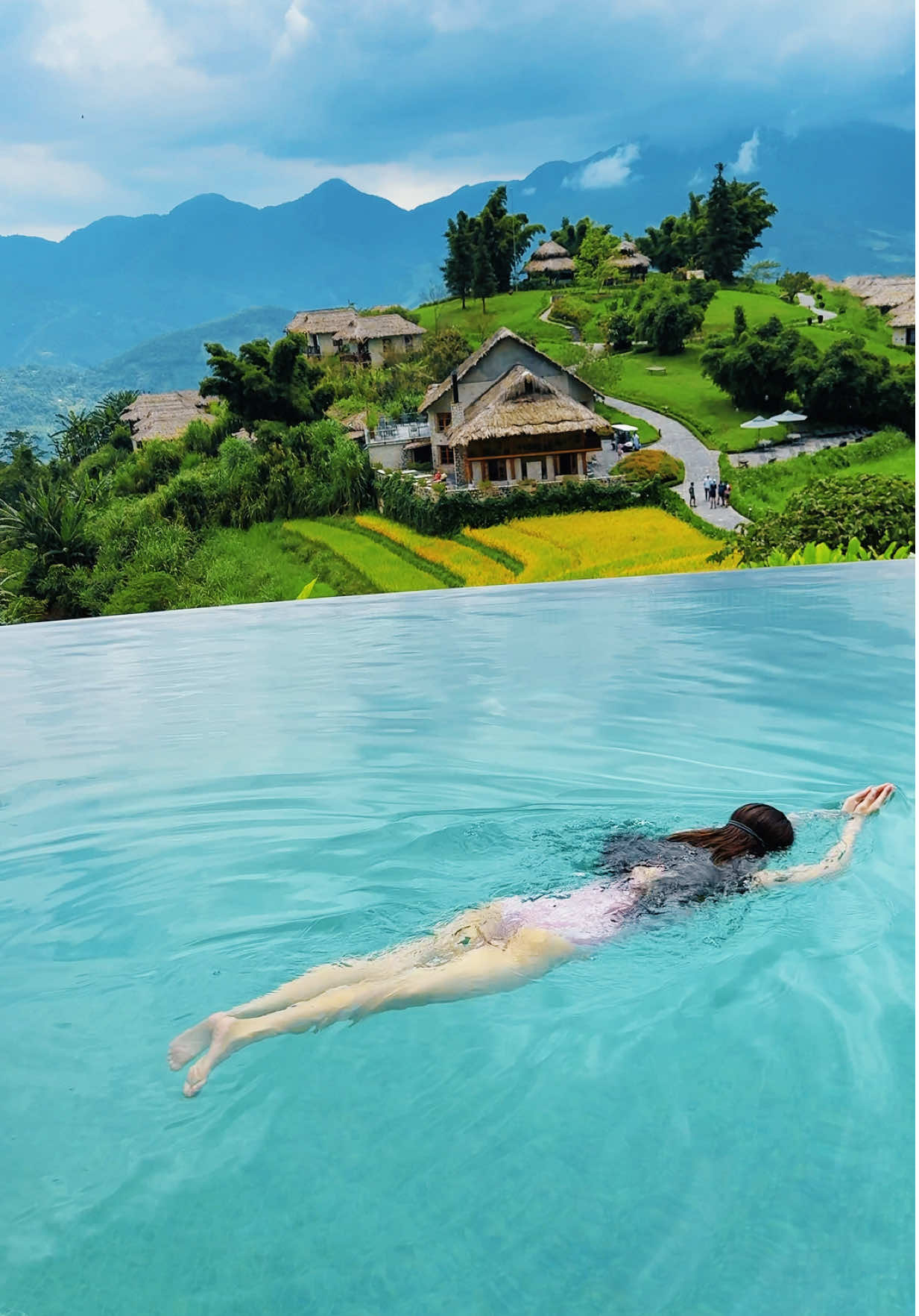 Thua Thuỵ Sĩ mỗi cái toạ độ thôi 🇻🇳♥️ #phuongngocluyen #trending #sapa #topasecolodge 