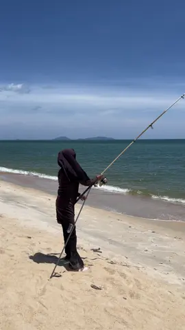 30/8/2025..alhamdulillah,diberikan rezeki hari ini#fyppppppppppppppppppppppp #surfcasting #fishing #capcut #fyp 