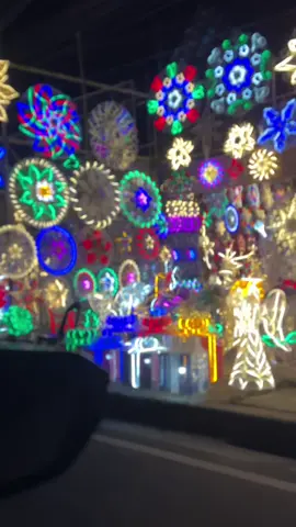 Parol season na sa San Fernando 🎄✨ Ibig sabihin… malapit na talaga ang Pasko! 💚❤️ #ChristmasInPampanga #ParolFestival #SanFernandoCity #PaskongPinoy