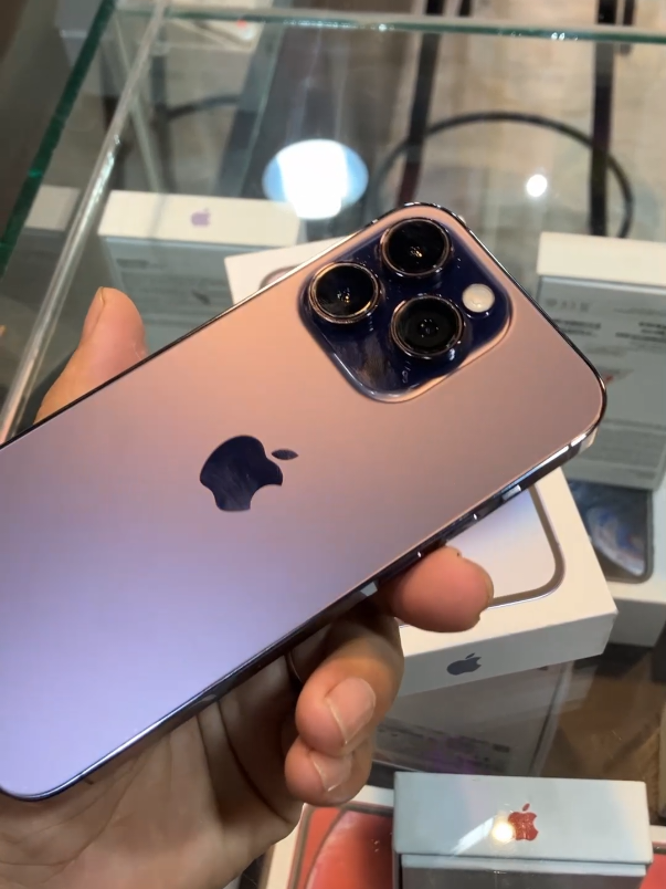 iPhone 14 PRO | 256GB Deep Purple 🤍 • Fisik mulus • No kendala • All Original  • Free Casing  • Antigores • Free Adaptor Price 12.500.000 Siapa cepat dia dapat 🤙 Nego sampai jadi bosskuuu😘 Pengiriman ke seluruh Indonesia ✈️ #iphone14pro #iphonesecond #ibox #iphonemurah #fypage 