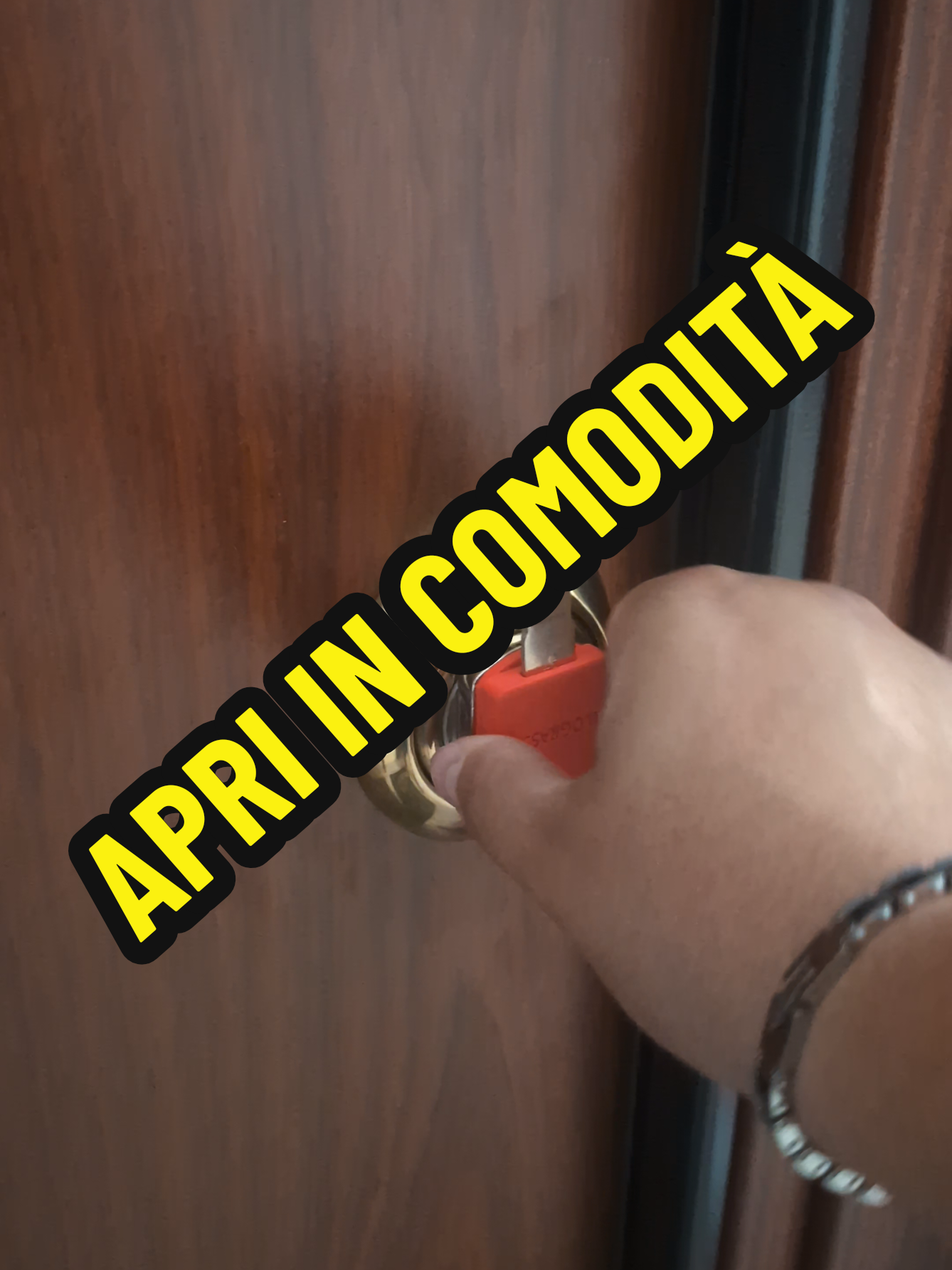 Apri in maniera comoda....Lavoro fatto a Martina Franca  📍FILOGRASSO SRL, SP81 KM 2, 71041 CARAPELLE FG ☎️3207046777 🛍️www.filograsso.it 📱App Filograsso  #kitserratura #kitrinforzo #sicurezza #porte #blindate 