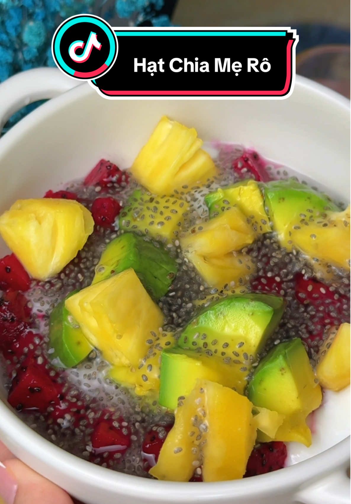 Hạt chia nhà Mẹ Rô thì tui uống nhìu lần rồi nè, cảm thấy siêng ăn hoa quả và ngũ cốc hẳn ra hẹ hẹ #nuhayan🌼 #hatchia #hatchiamero #thucphamsachmero #food 