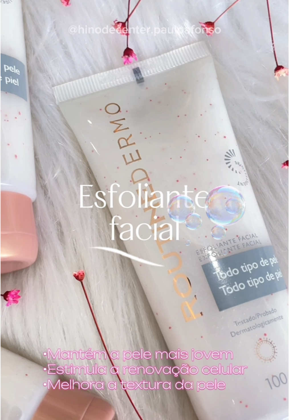 Esfoliante Facial Universal Todas Peles •Esfoliação Suave e Eficaz: Remove células mortas, impurezas e resíduos, revelando uma pele mais suave e com aparência revitalizada. •Melhoria da Textura da Pele: Ajuda a refinar a textura da pele, promovendo uma superfície mais uniforme e menos áspera. •Estimulação da Renovação Celular: Estimula o processo natural de renovação da pele, contribuindo para uma aparência mais fresca e radiante. Cod. 60041