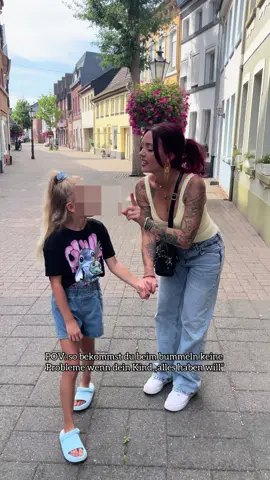 Anzeige| hättet ihr in dem Moment auch so entschieden? Ihr könnt sehen wie gut das Konzept von @Bling bei Louana funktioniert und wie sie damit umgeht 🥰  Unser Elternguthaben können wir jederzeit easy aufladen & selbst entscheiden wann und wie viel wir der Maus auf ihre Karte rüber spielen 👌 Mir ist es super wichtig, dass unsere Tochter lernt verantwortungsvoll mit digitalem Geld umzugehen! Der Umgang ist bereits in diesem Alter absolut nicht verkehrt, damit die Maus lernt zu sparen und ein Gefühl dafür zu erhalten! ❤️ Der Spartopf in der App lässt Louana auch automatisch sparen! Durch diese Funktion verbratet sie nicht gleich das gesamte Taschengeld & mittlerweile spart sie freiwillig gerne mehr 😍 Wir haben als Eltern einen super Überblick, wo das Taschengeld eigentlich bleibt.  Fazit nach 3 Monaten Nutzung: wir sind super zufrieden und können Bling einfach nur empfehlen! Uns gefällt das Konzept - es ist kindgerecht und sehr gut durchdacht. Wenn ihr Lust habt das ganze auszuprobieren: ihr erhaltet mit meinem exklusiven Gutscheincode: ✨ ALINE1 ✨ den ersten Monat kostenfrei!Wenn ihr fragen habt, haut sie gern in die Kommentare 😊❤️  #einkaufen #fürdich #mama #kind #familie        