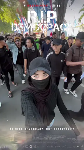 Di bulan kemerdekaan, rakyat masih dijajah aparat sendiri. Kami turun ke jalan bukan untuk huru-hara, tapi untuk menagih hak dan keadilan! Suara rakyat takkan pernah padam! #dprd #demo #mahasiswaunibamadura #foryoupage #indonesiagelap 