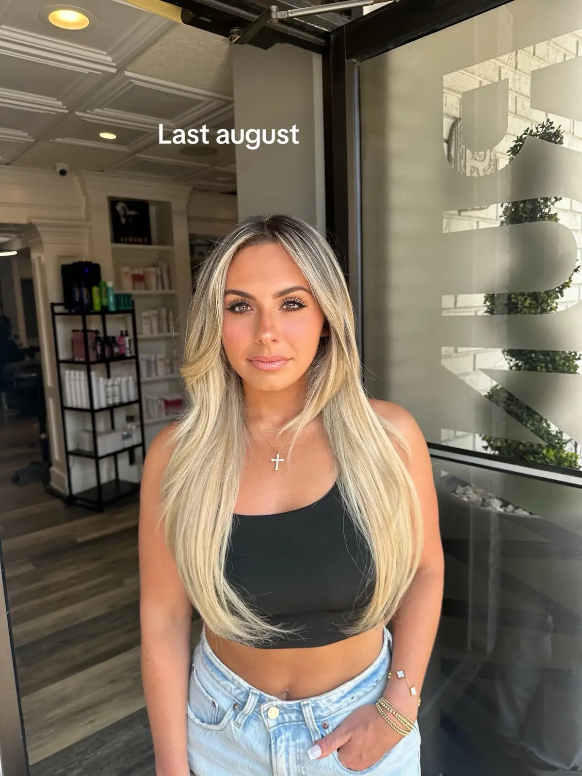 retiring my Hannah Montana hair era for now, what a year of true self-love + embracing the natural will do for yaaa🤍 #hairtransformation #brunettebalayage #blondehair  