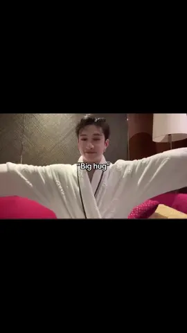 Here are Some big hugs From Bangchan💗 @Stray Kids  #bangchan #chansroom #straykids #stay #foryoupage 