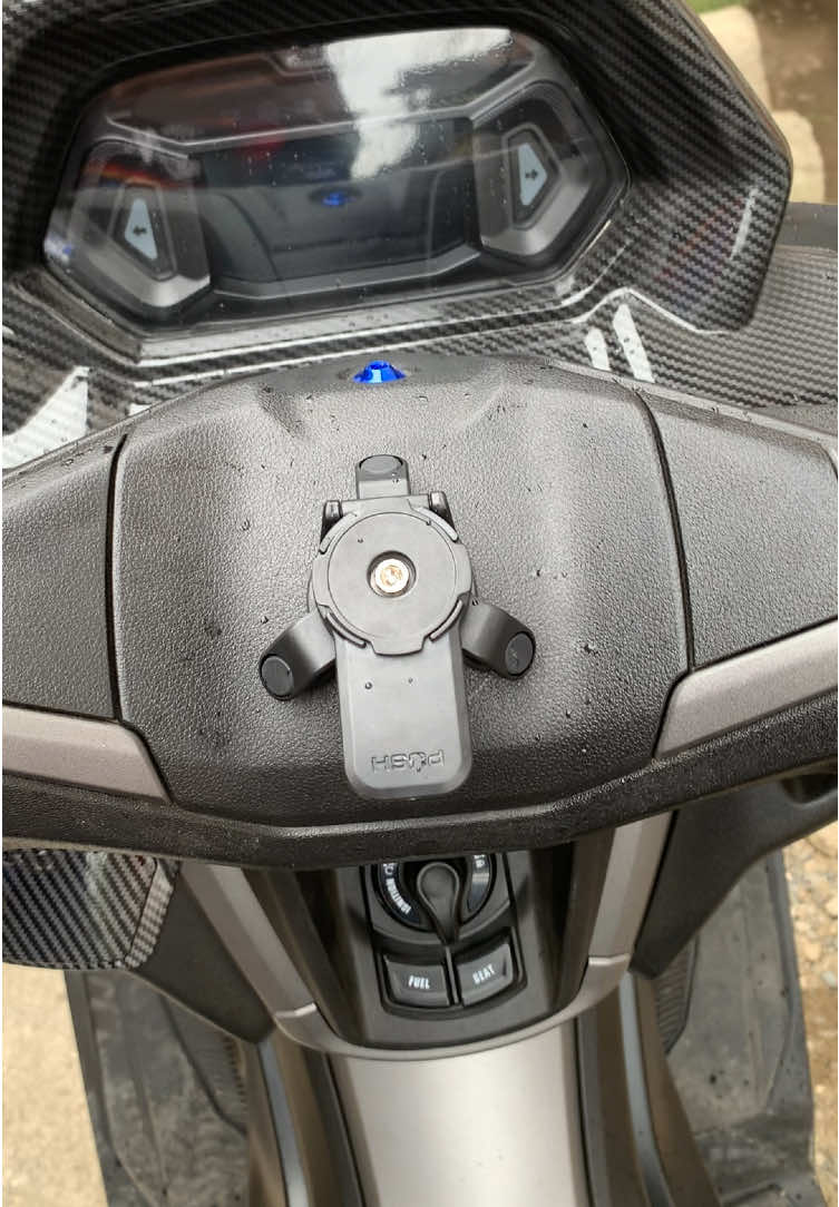 #quadlock #phoneholder #motorcyclephoneholder #fyp #nmaxmodifikasi 