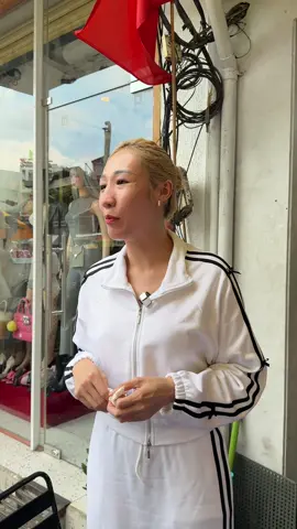Đố mn hôm nay ai ghé tiệm cua em Oanh ❤️❤️❤️ #phuongoanhdaily #cuakhongday #oanhcua 