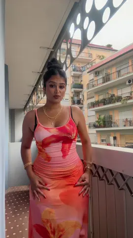 tan is tanning 🧡🧡 #italy #foryoupage #fyp #mallu #holidaying 