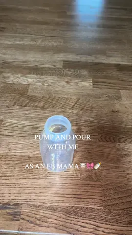 Pump & pour with me🐮🍼 shoutout to all the exclusively pumping mom’s, yall are rockstars!!! My 1-2x a day is hard enough, so yall are the true super hero’s 🩷 #mamasoftiktok #breastfeeding #pumpandpourwithme #pumpandpour #sahmsoftiktok 